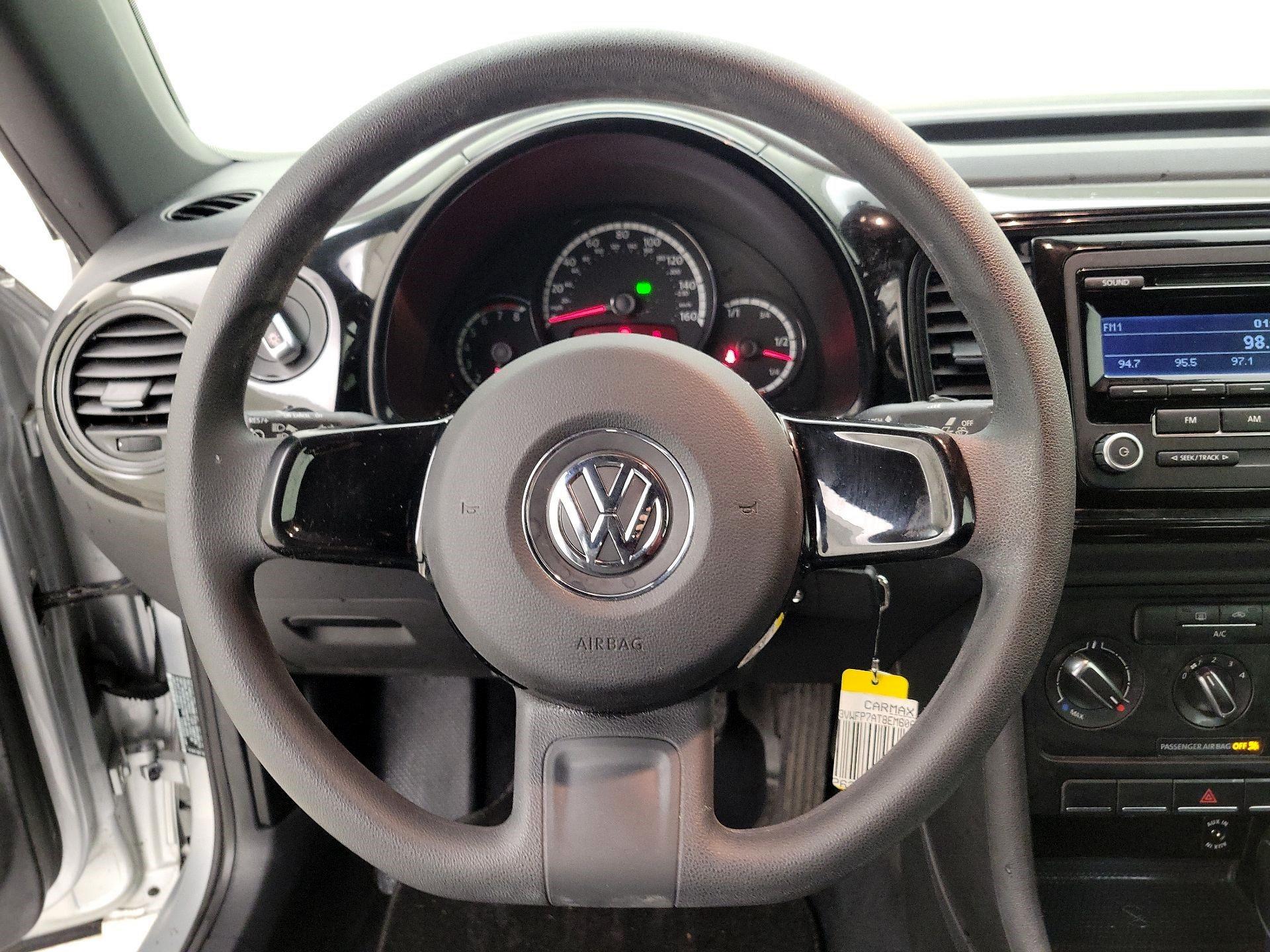 Thumbnail: 2014 Volkswagen Beetle - 10