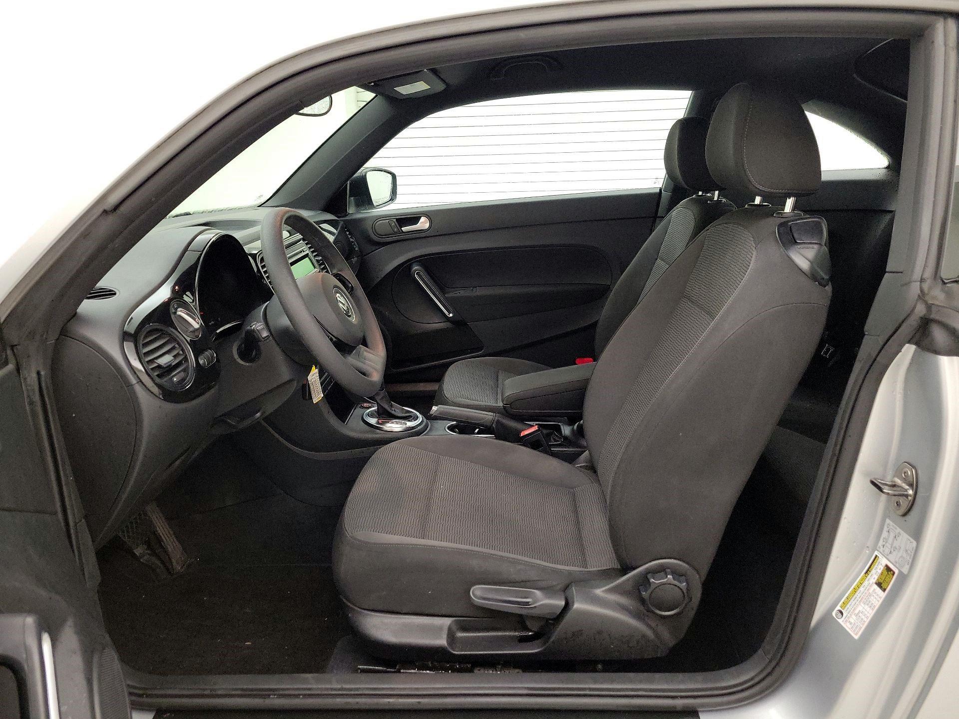 Thumbnail: 2014 Volkswagen Beetle - 11