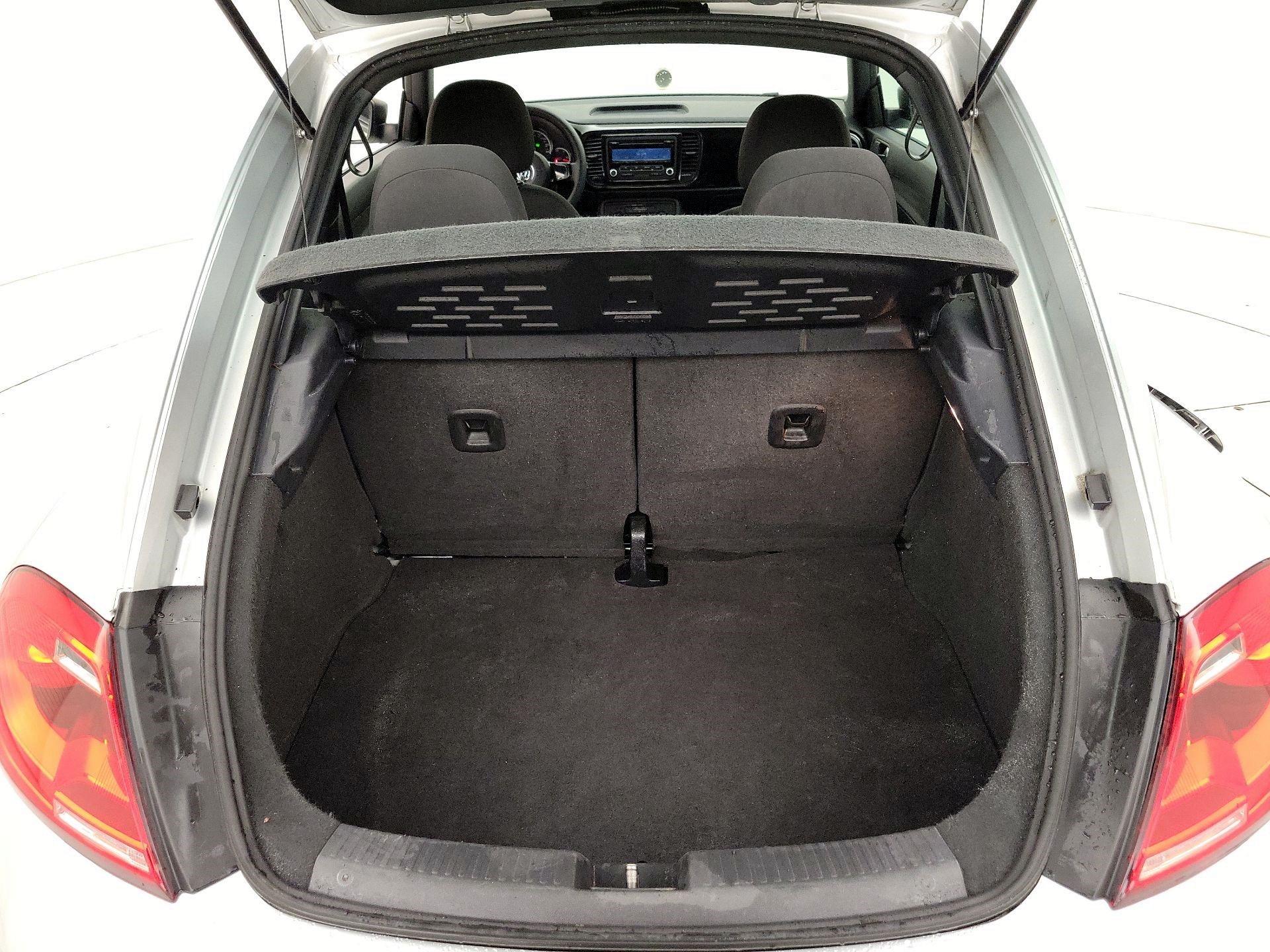 Thumbnail: 2014 Volkswagen Beetle - 19