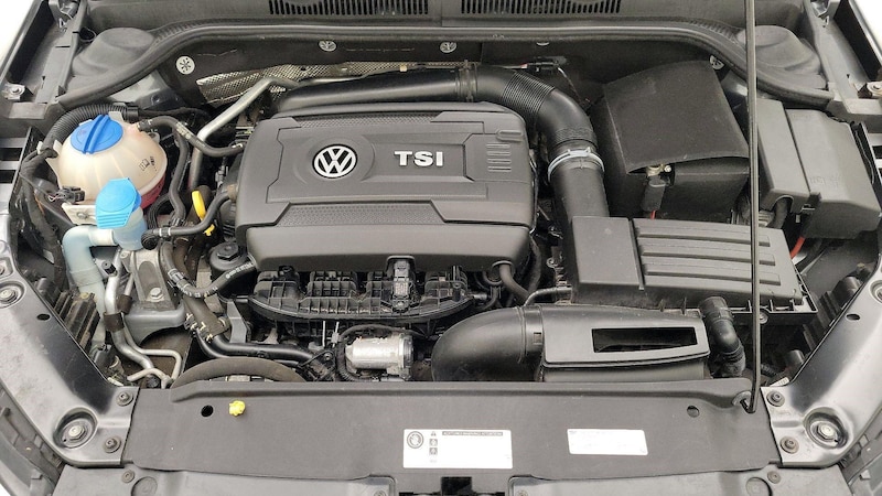 2015 Volkswagen Jetta SE 22