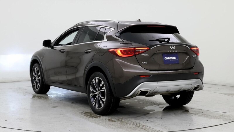 2017 INFINITI QX30 Premium 2