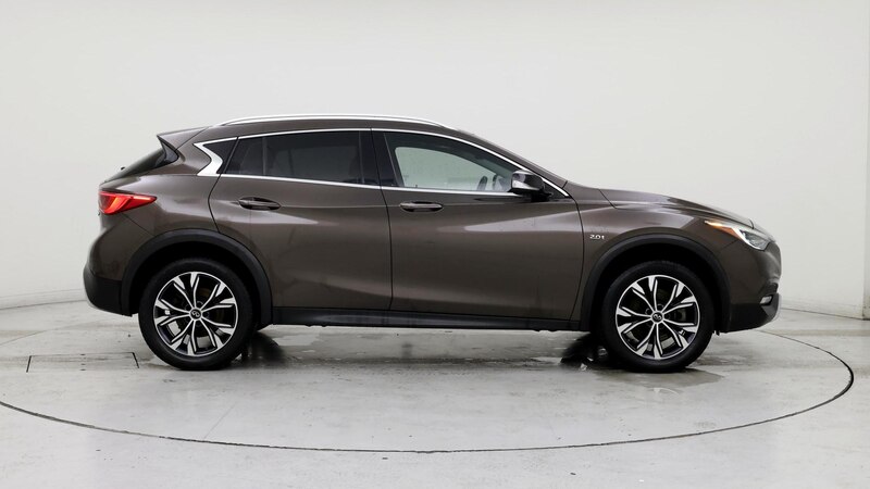 2017 INFINITI QX30 Premium 7