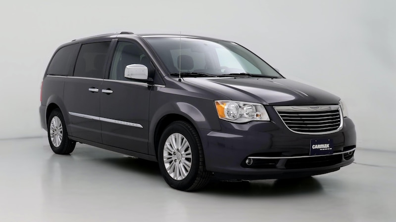 2016 Chrysler Town & Country  Hero Image