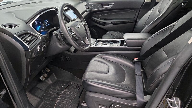 2019 Ford Edge Titanium 11