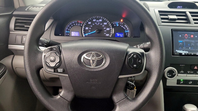 2014 Toyota Camry LE 10