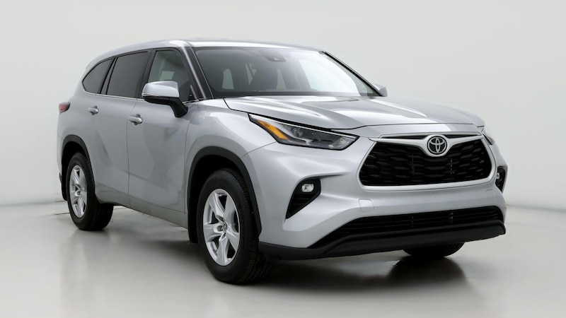 2024 Toyota Highlander LE Hero Image