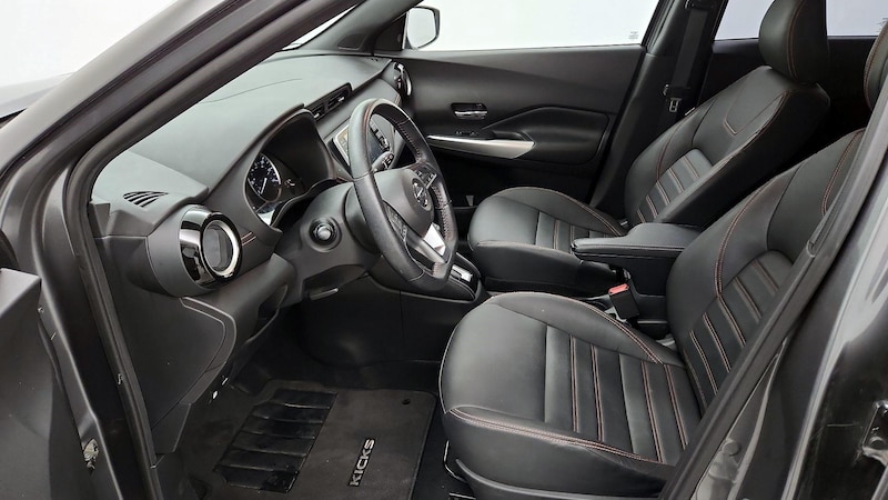 2020 Nissan Kicks SR 11