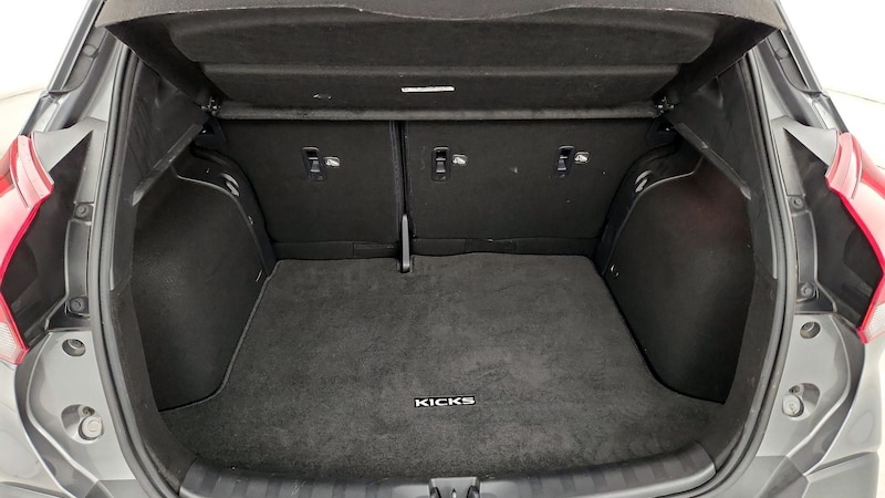 2020 Nissan Kicks SR 19