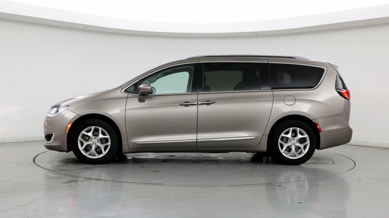 2018 Chrysler Pacifica  3