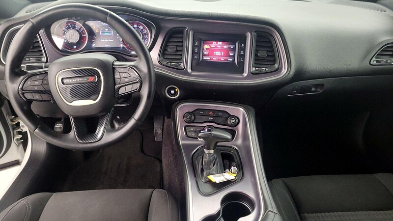 2016 Dodge Challenger SXT 9