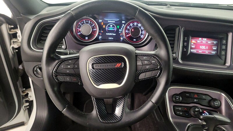2016 Dodge Challenger SXT 10