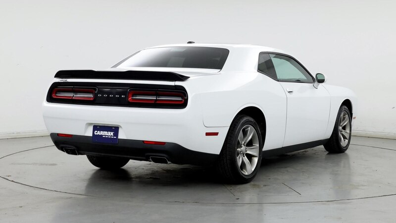 2016 Dodge Challenger SXT 8