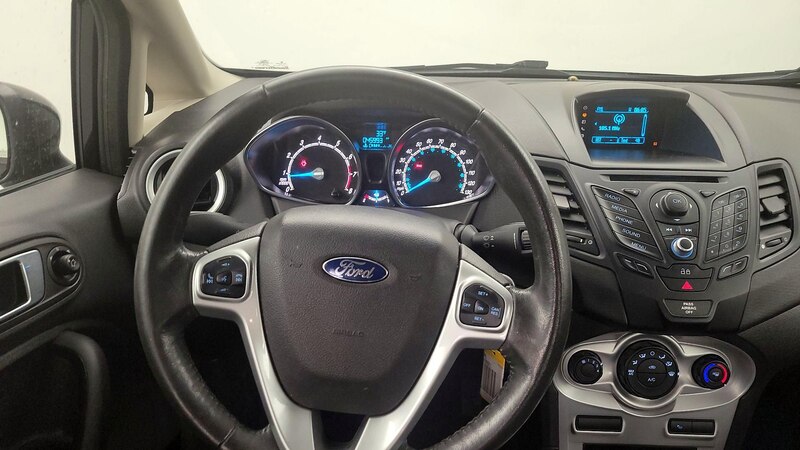 2014 Ford Fiesta SE 10