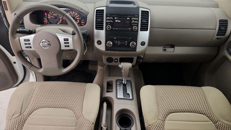 2014 Nissan Frontier SV 9