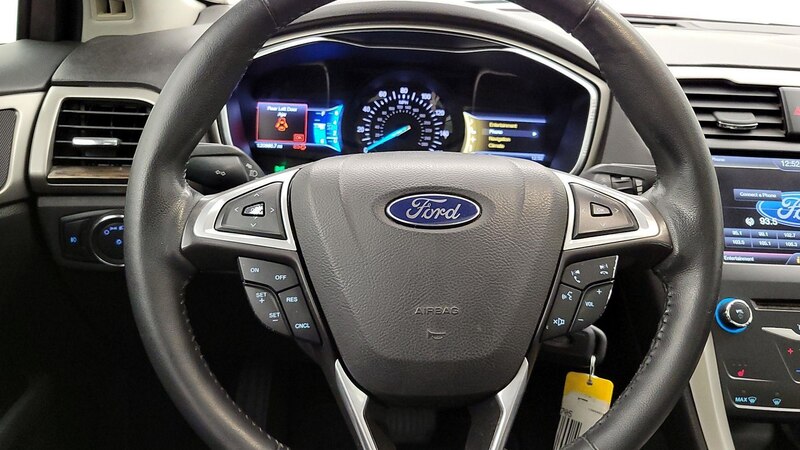 2013 Ford Fusion SE 10