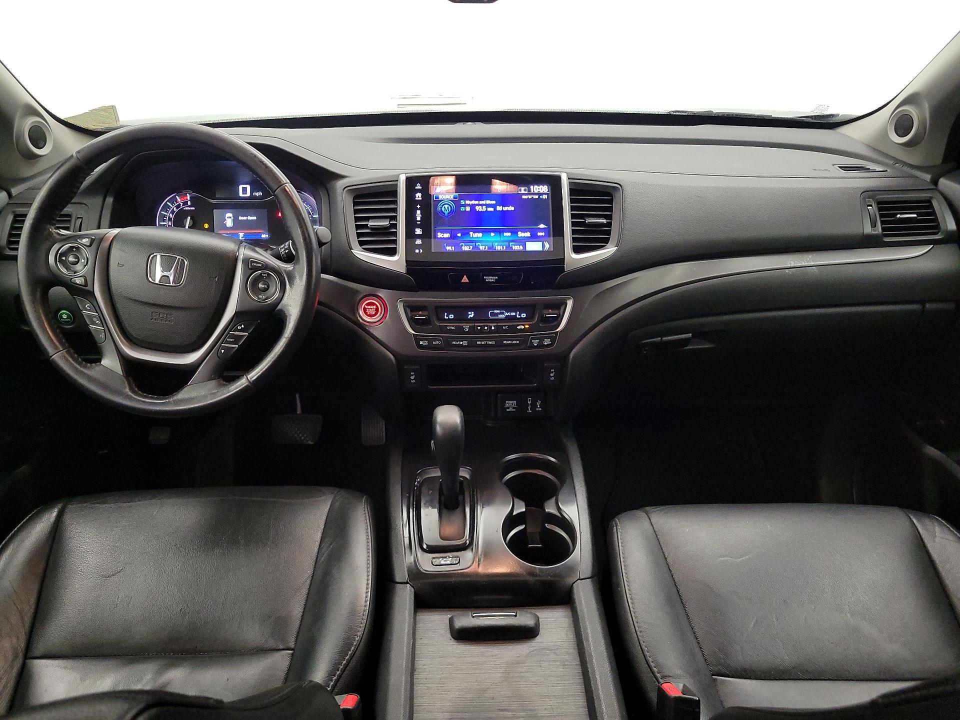 Thumbnail: 2017 Honda Pilot - 9