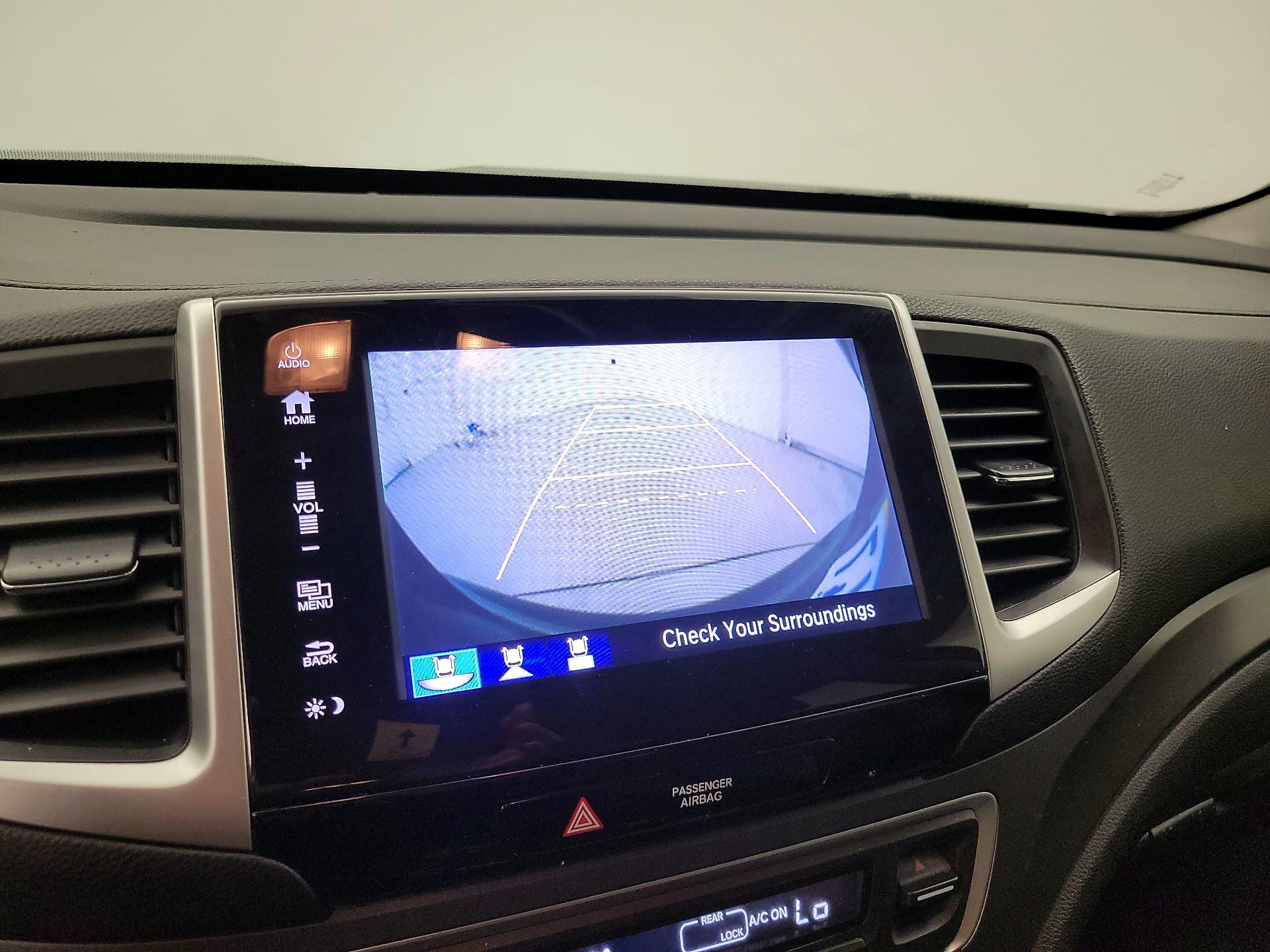 Thumbnail: 2017 Honda Pilot - 14