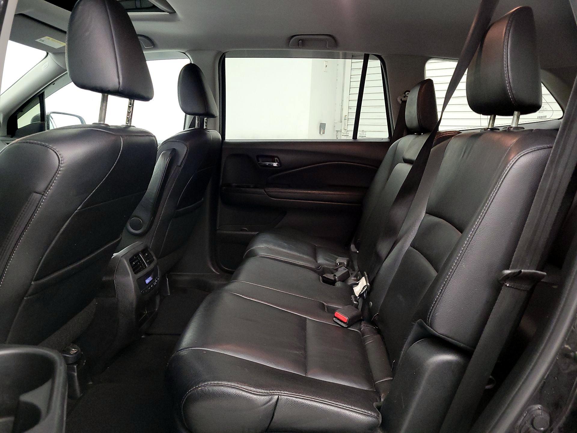 Thumbnail: 2017 Honda Pilot - 20