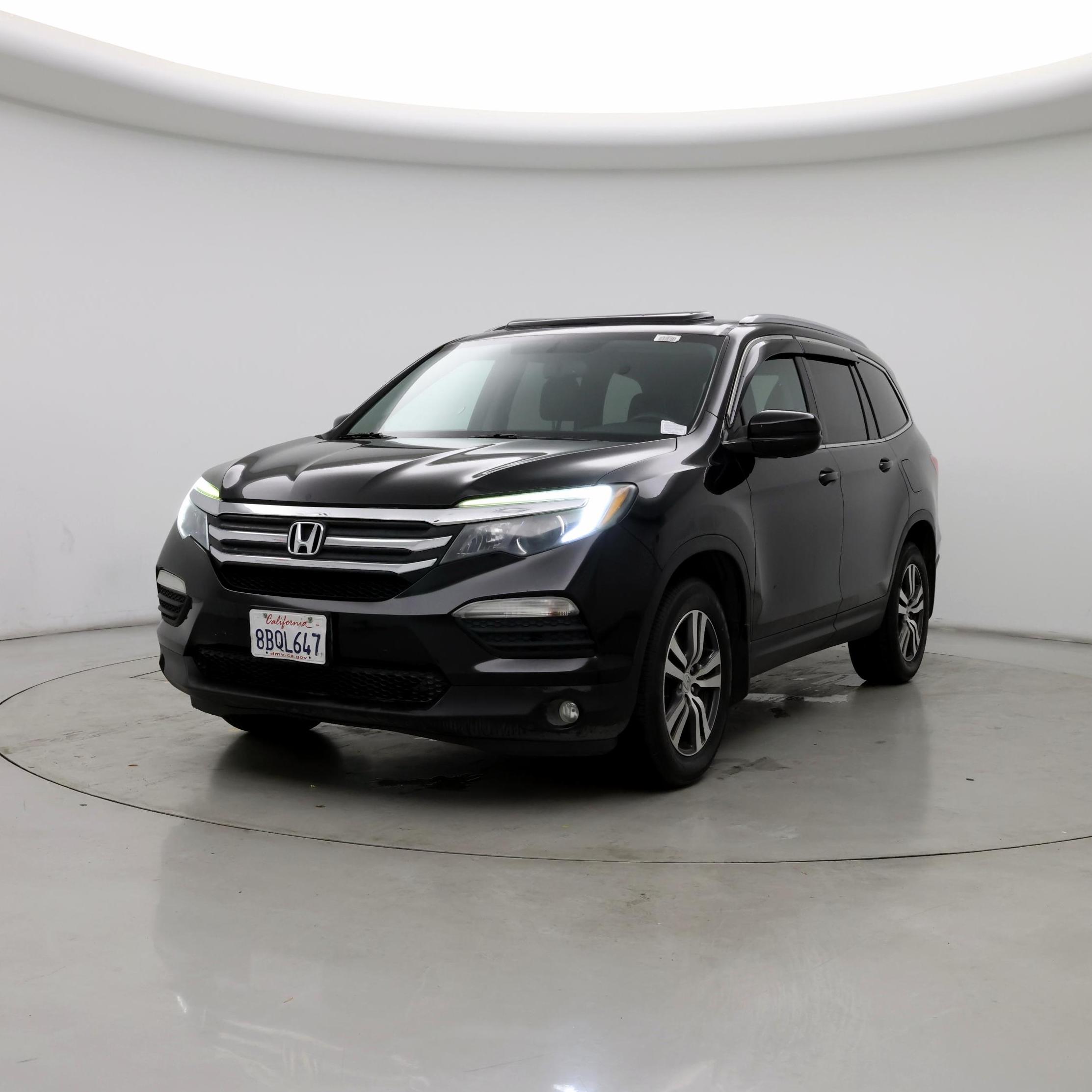 Thumbnail: 2017 Honda Pilot - 4