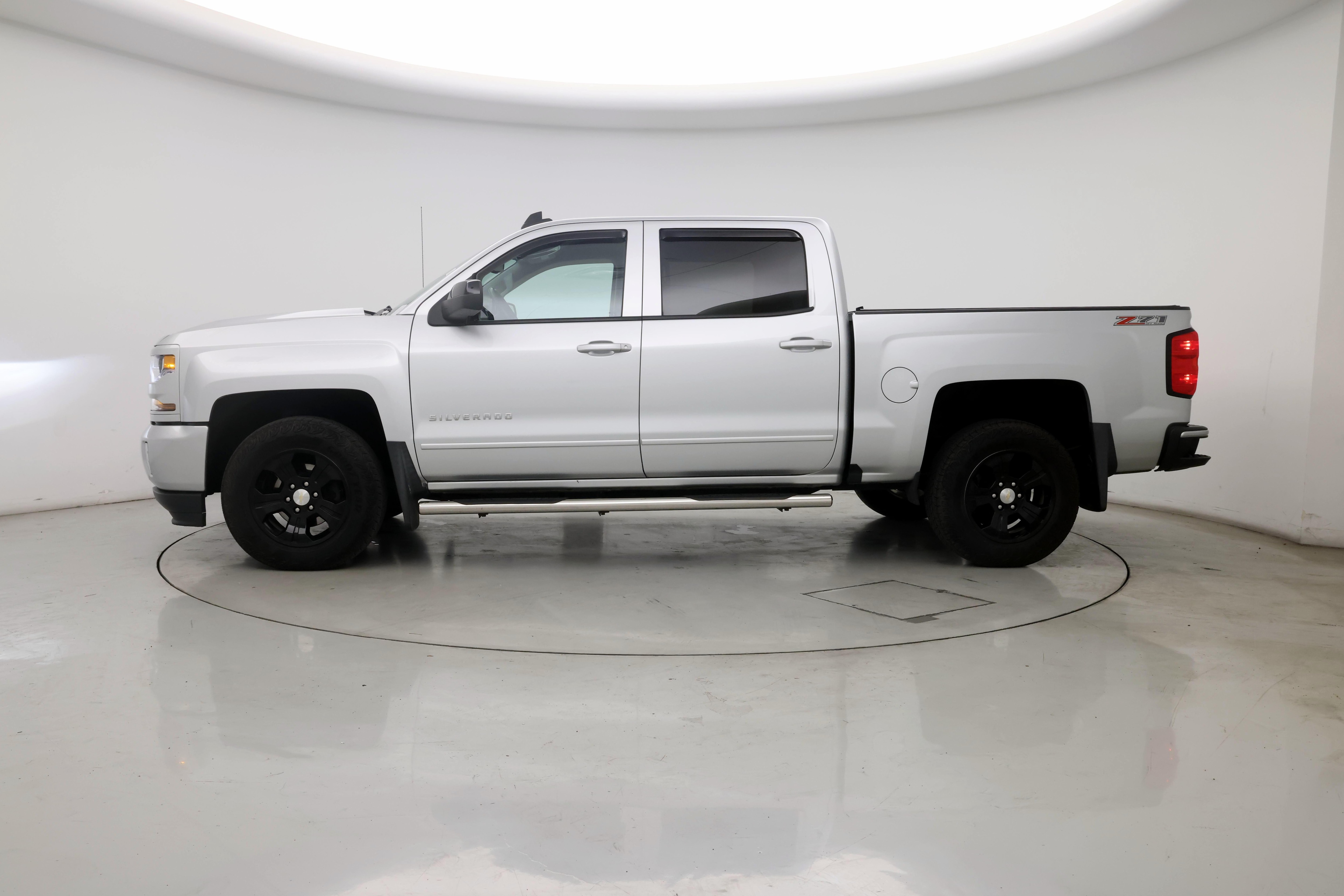 Thumbnail: 2017 Chevrolet Silverado 1500 - 3