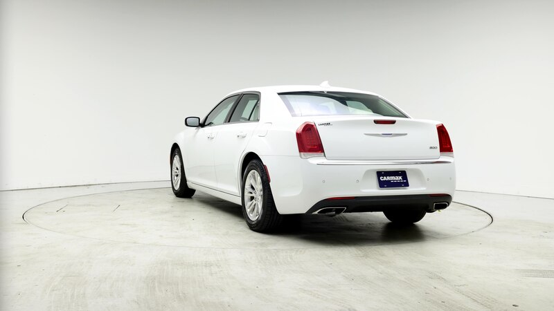 2021 Chrysler 300 Touring 2