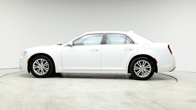 2021 Chrysler 300 Touring 3