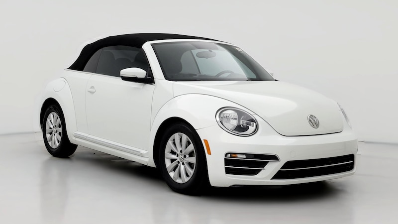 2018 Volkswagen Beetle SE Hero Image