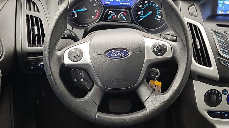 2014 Ford Focus SE 10