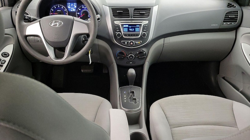 2016 Hyundai Accent SE 9