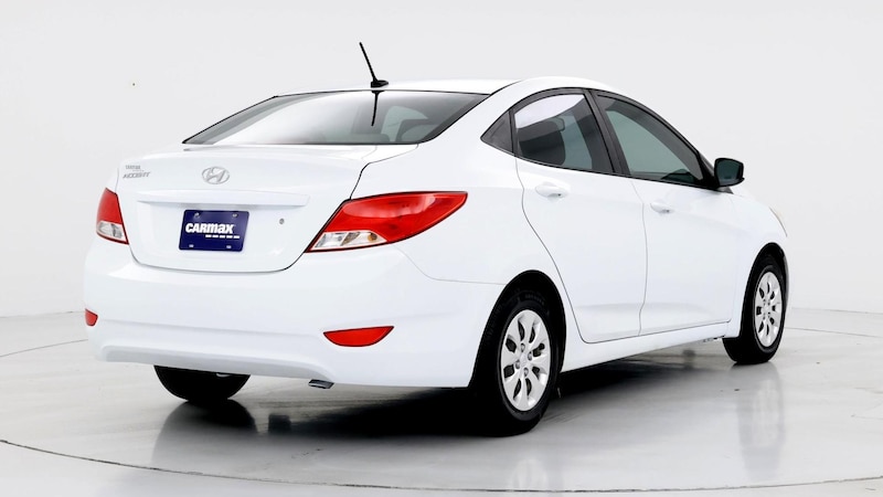 2016 Hyundai Accent SE 8