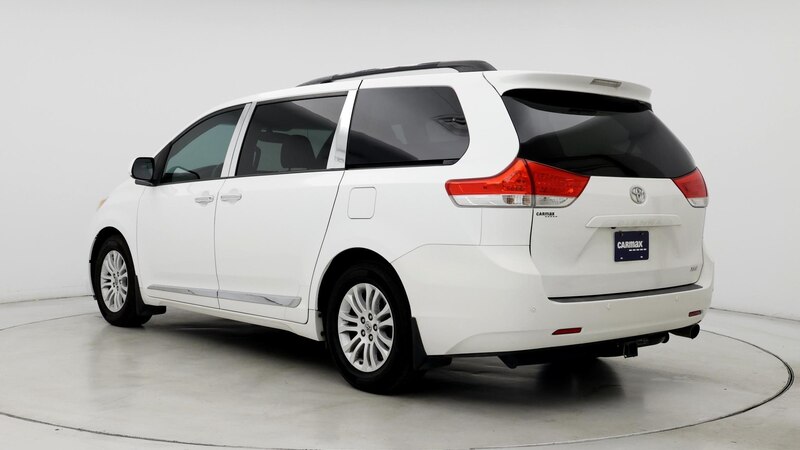 2014 Toyota Sienna XLE 2