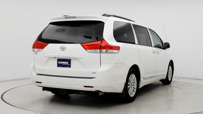 2014 Toyota Sienna XLE 8