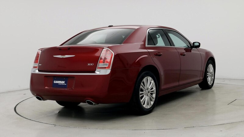 2014 Chrysler 300  8