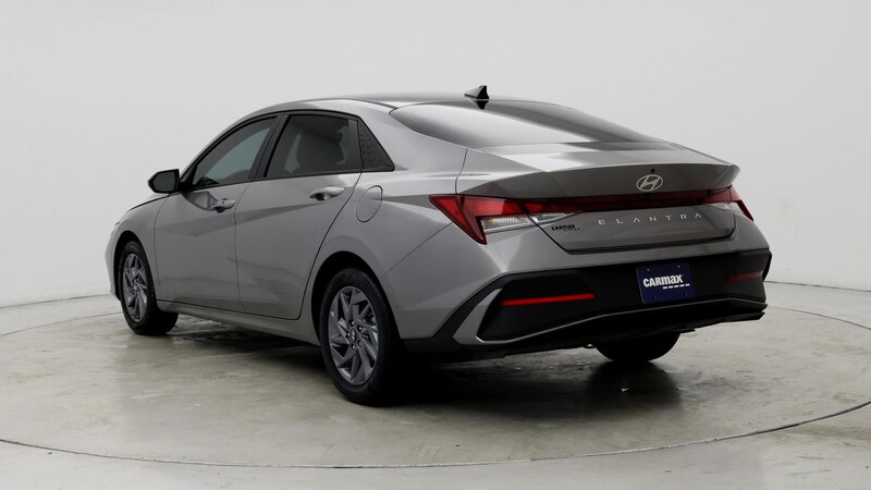 2024 Hyundai Elantra SEL 2