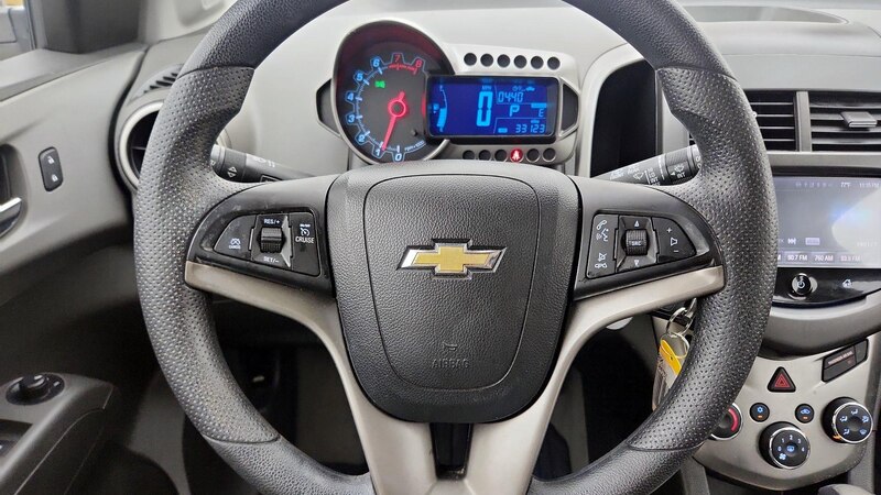 2016 Chevrolet Sonic LT 10