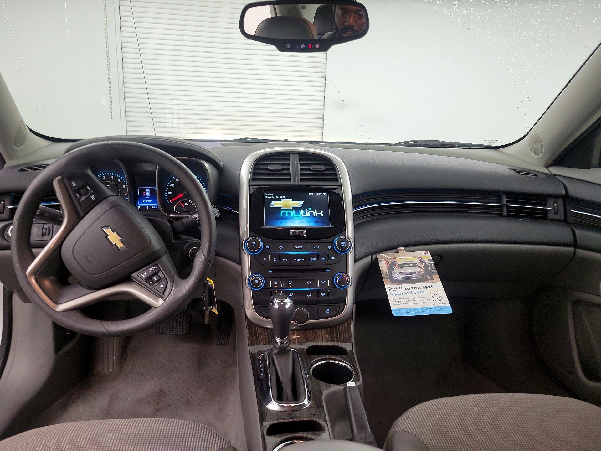 Thumbnail: 2015 Chevrolet Malibu - 9