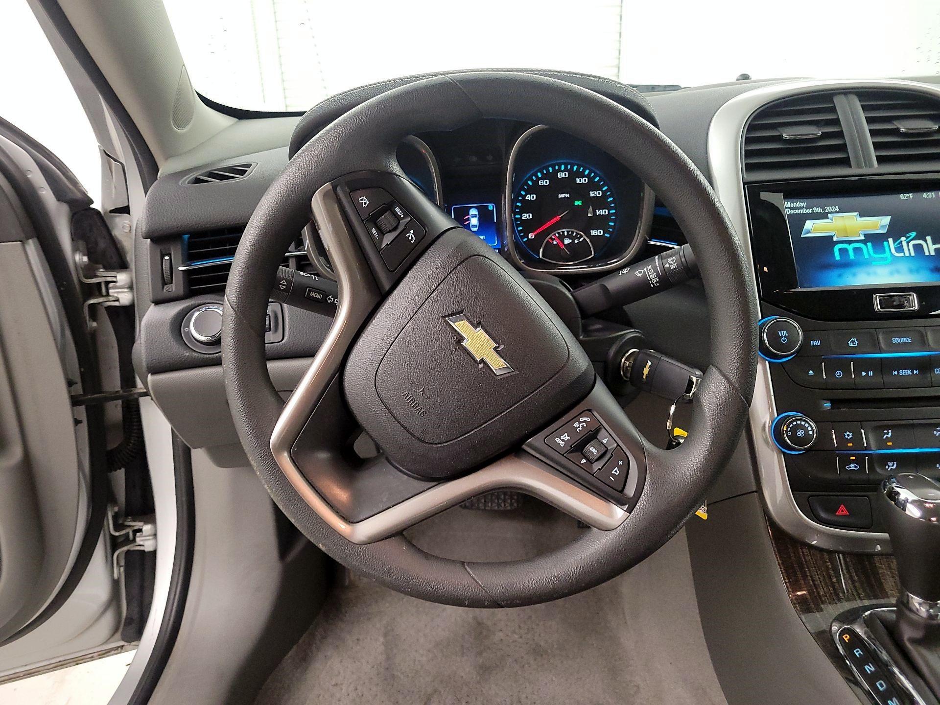 Thumbnail: 2015 Chevrolet Malibu - 10