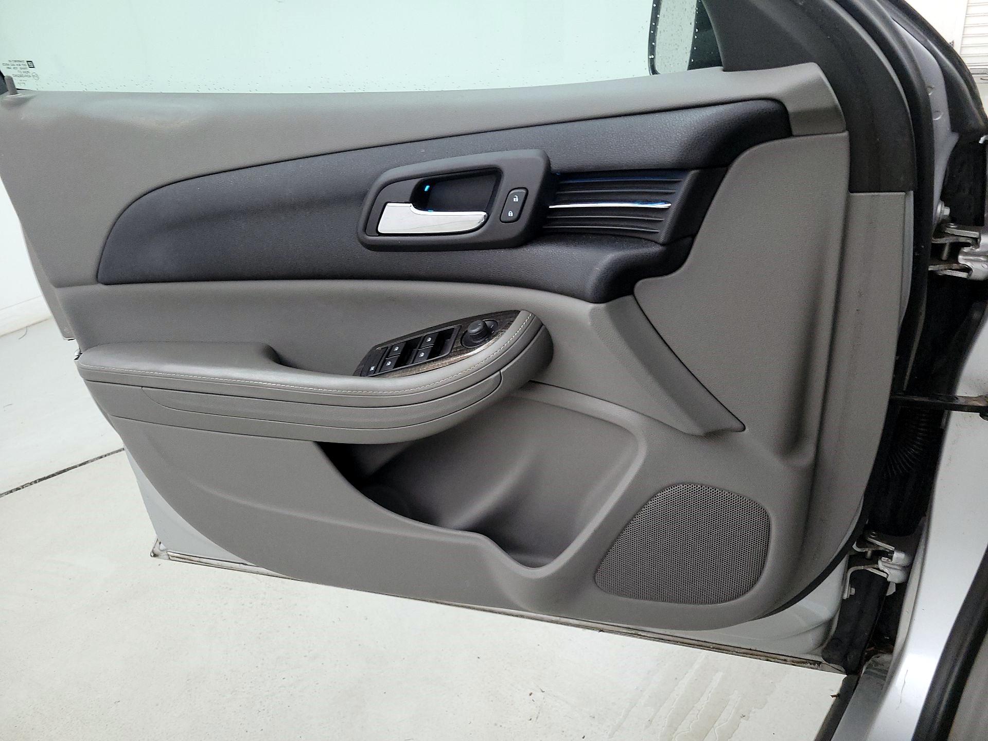 Thumbnail: 2015 Chevrolet Malibu - 12