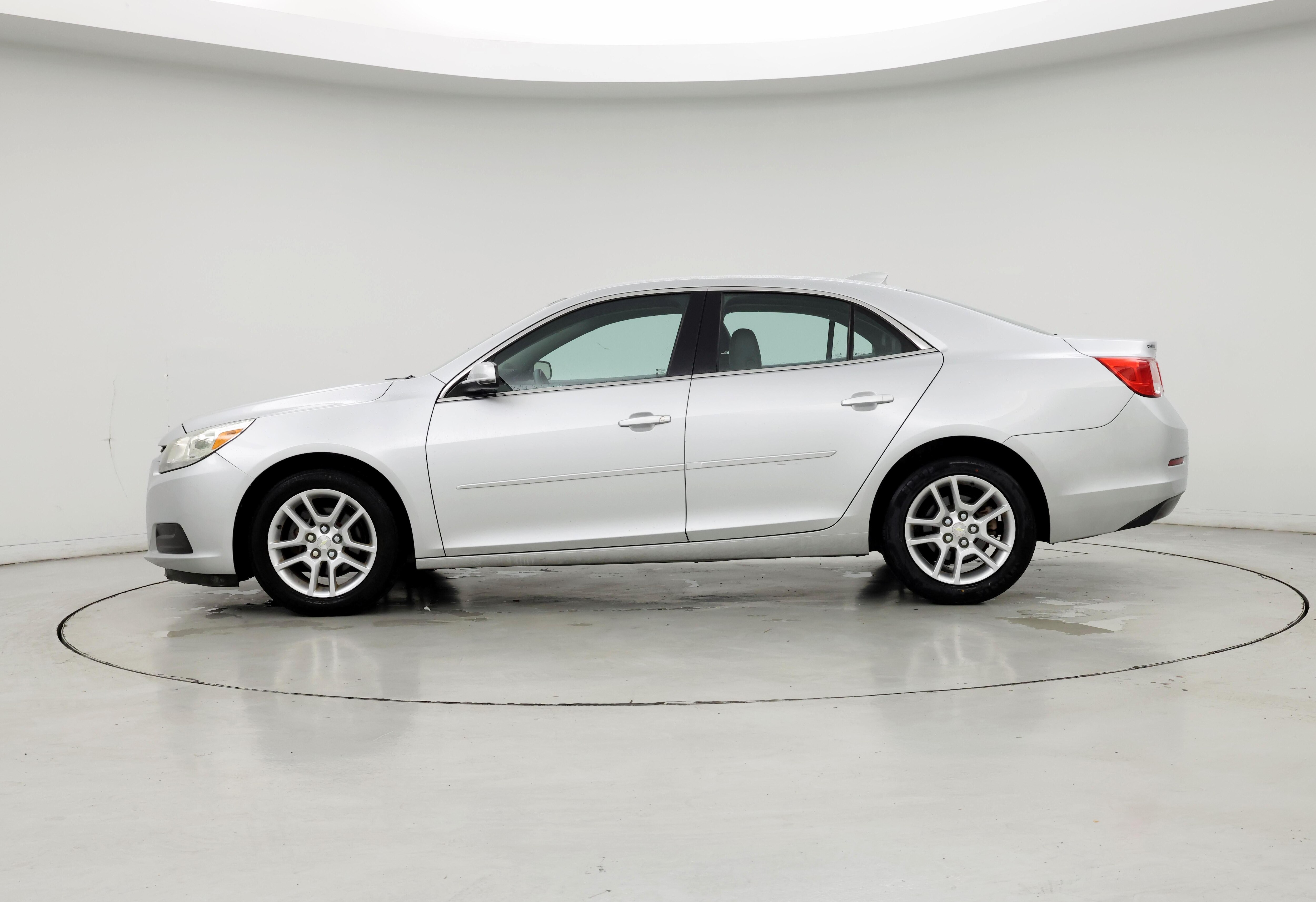 Thumbnail: 2015 Chevrolet Malibu - 3