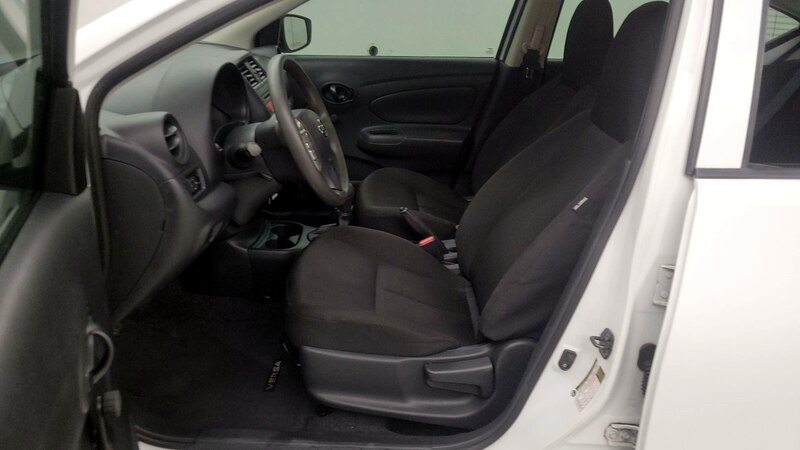 2016 Nissan Versa S 11