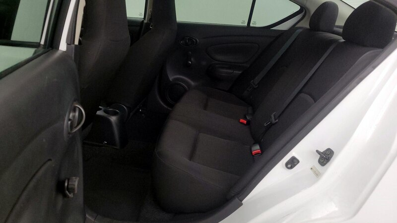 2016 Nissan Versa S 18