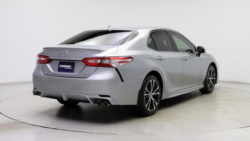 2020 Toyota Camry SE 8