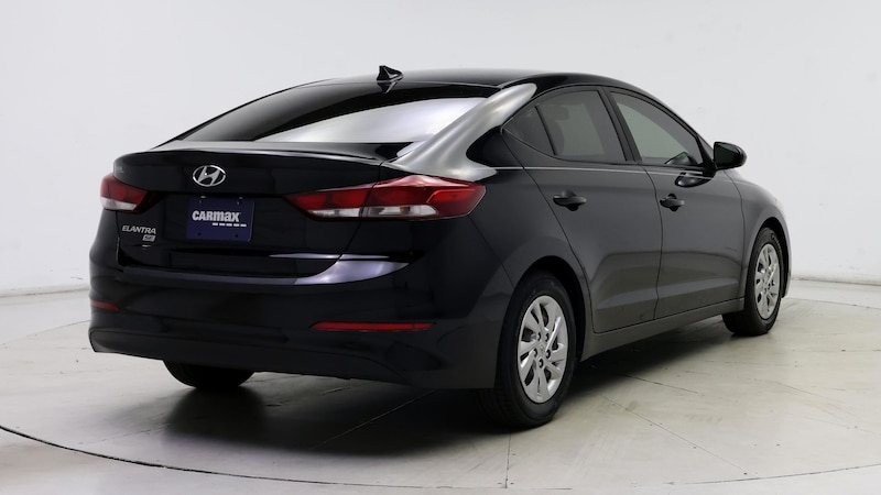 2017 Hyundai Elantra SE 8