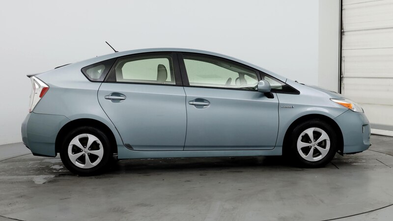 2015 Toyota Prius Two 7