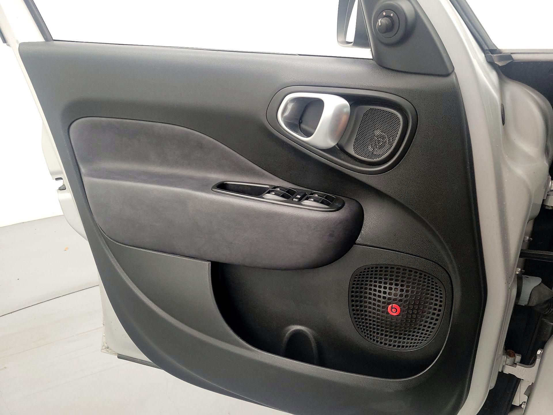 Thumbnail: 2016 Fiat 500L - 12