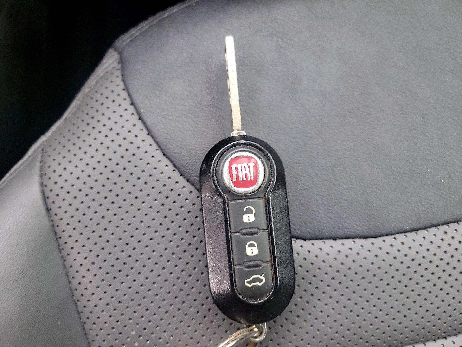 Thumbnail: 2016 Fiat 500L - 18