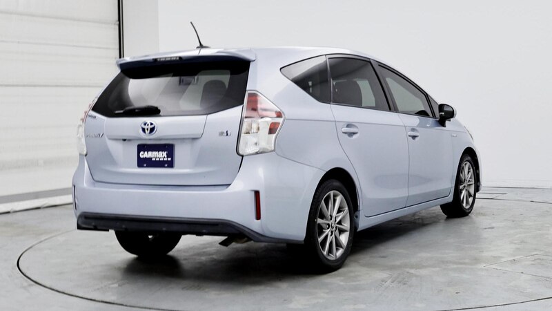 2015 Toyota Prius v Five 8