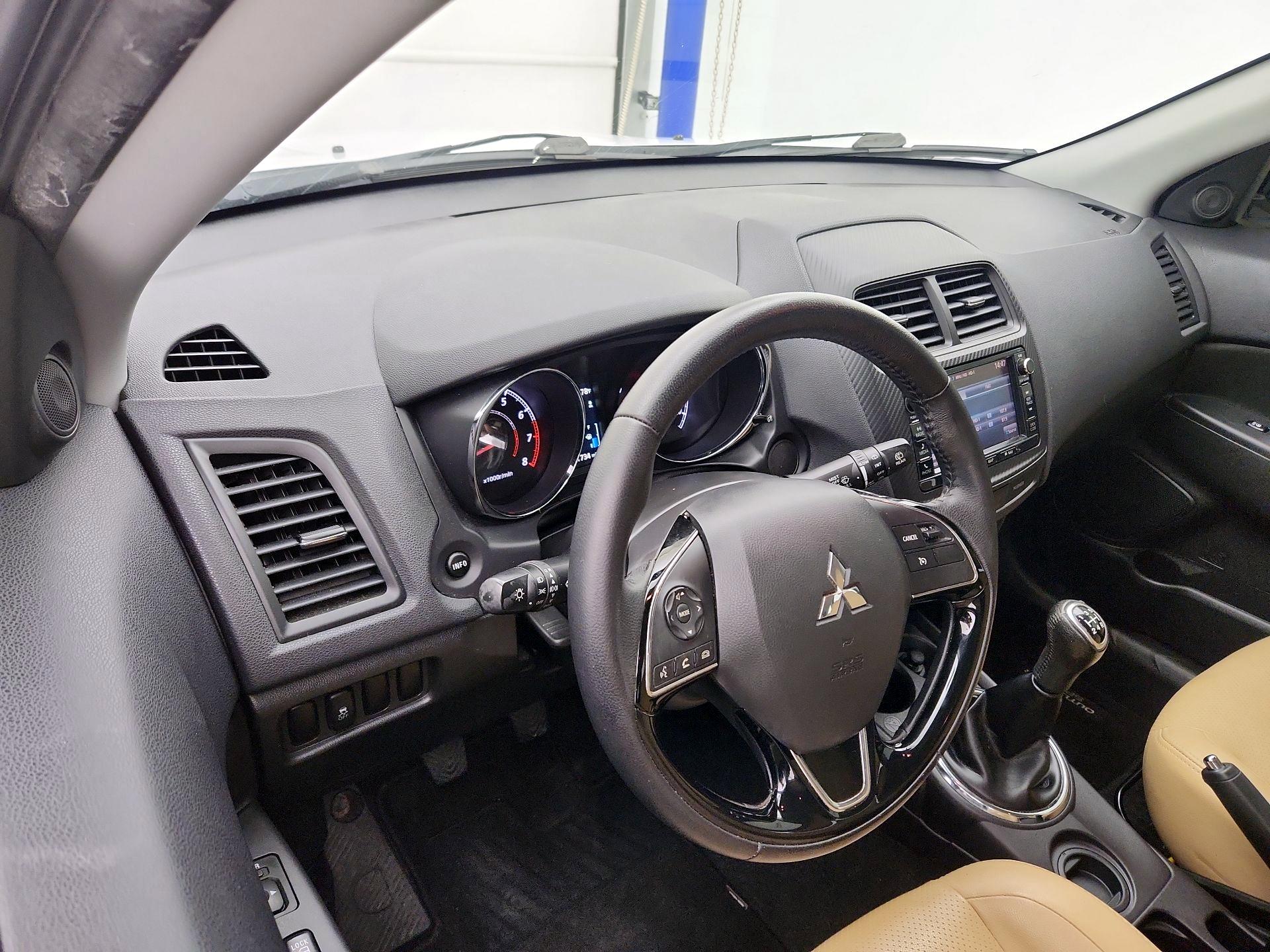 Thumbnail: 2017 Mitsubishi Outlander Sport - 9