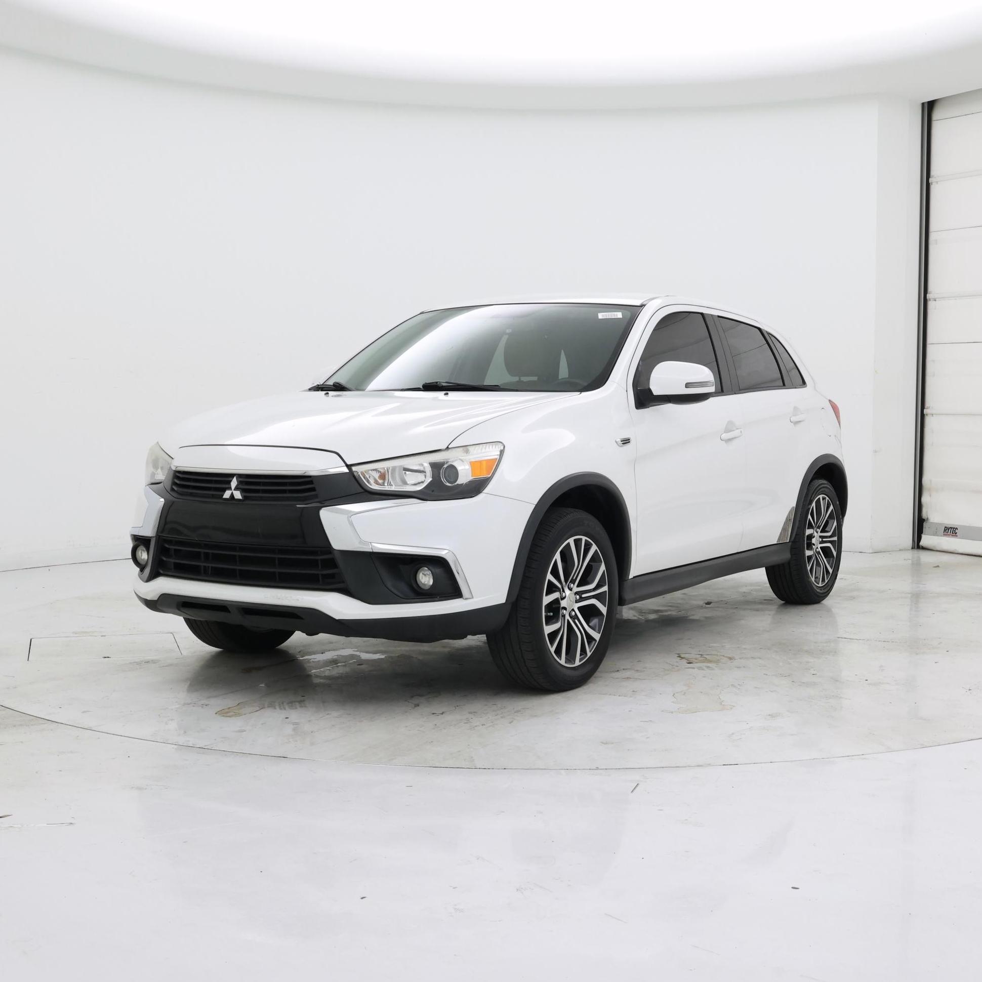 Thumbnail: 2017 Mitsubishi Outlander Sport - 4