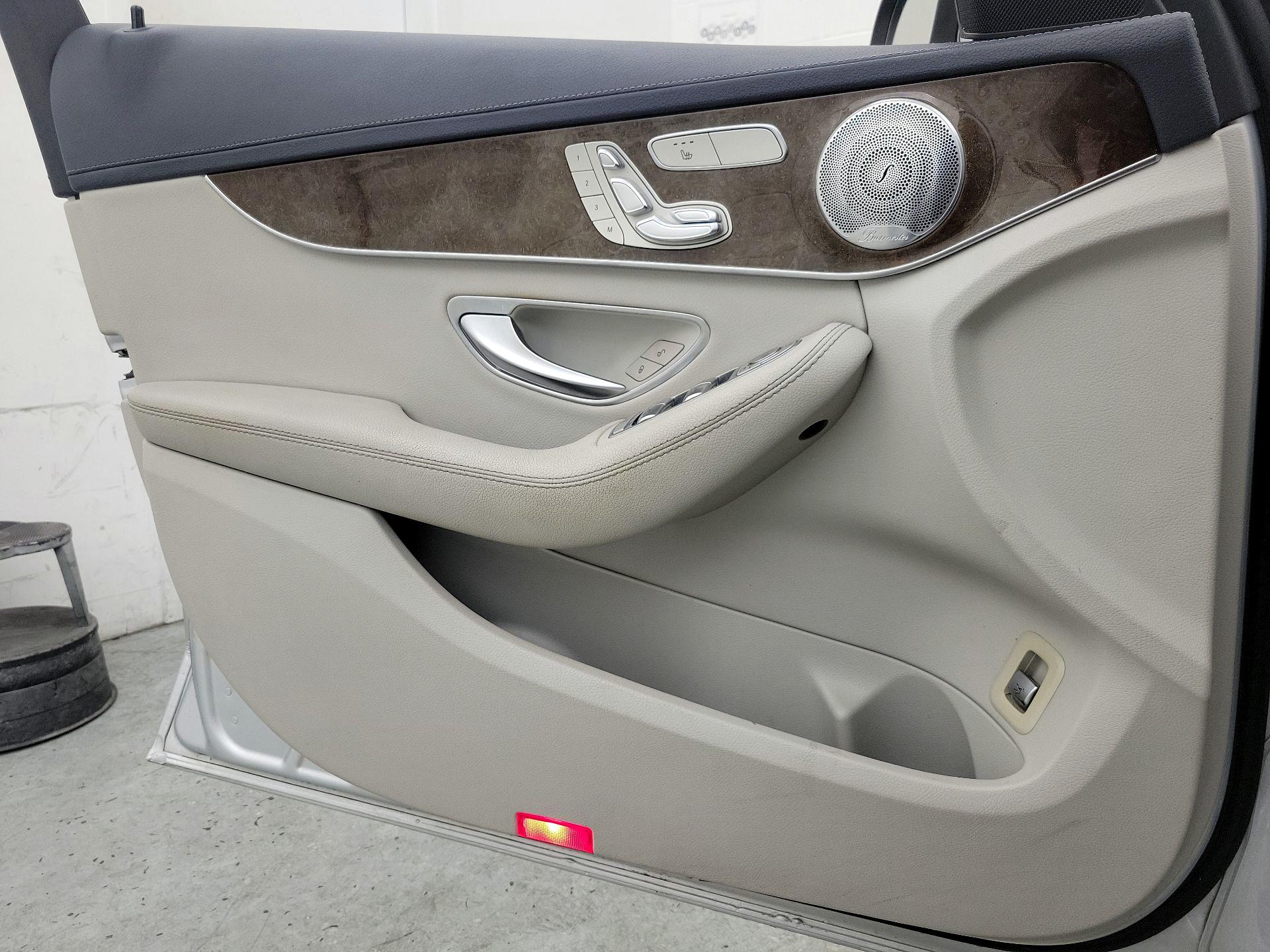 Thumbnail: 2016 Mercedes-Benz C-Class - 12
